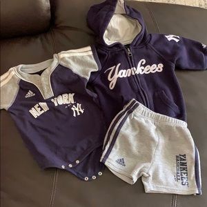 NY Yankees baby apparel